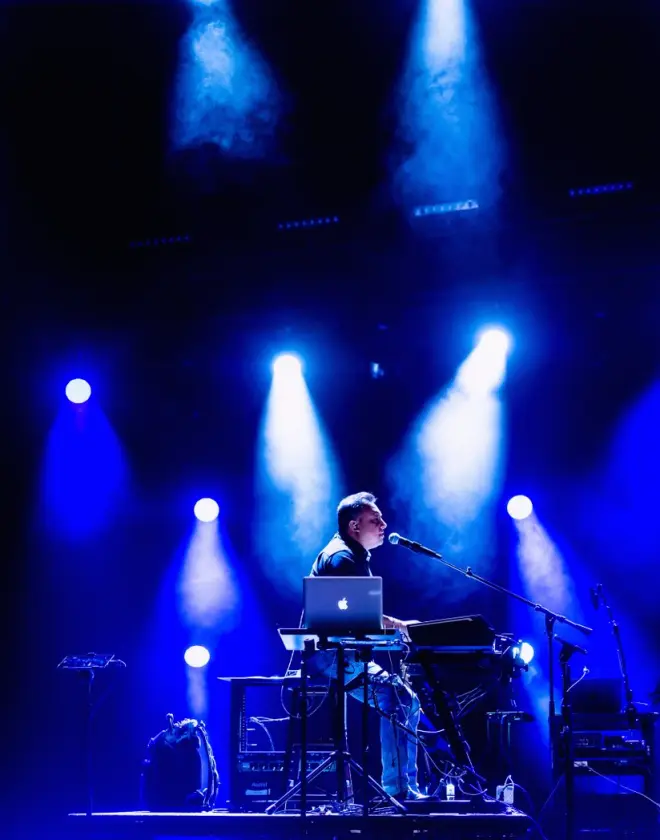 Vision mixing desk